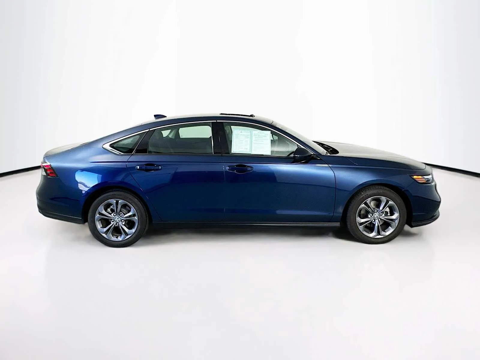 Honda Accord photo 8