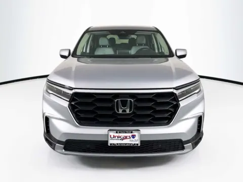 Photos of 2025 Honda Pilot EX-L for sale in Indio, CA at Unicars Honda