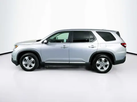 More photos of 2025 Honda Pilot EX-L at Unicars Honda, CA
