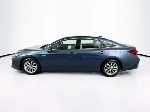 More photos of 2019 Toyota Avalon Hybrid XLE at Unicars Honda, CA