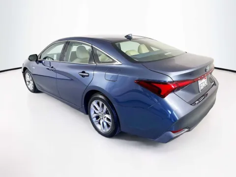 More photos of 2019 Toyota Avalon Hybrid XLE at Unicars Honda, CA