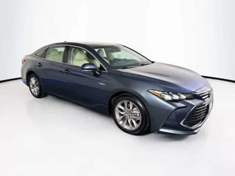 Gray 2019 Toyota Avalon Hybrid XLE for sale in Indio, CA