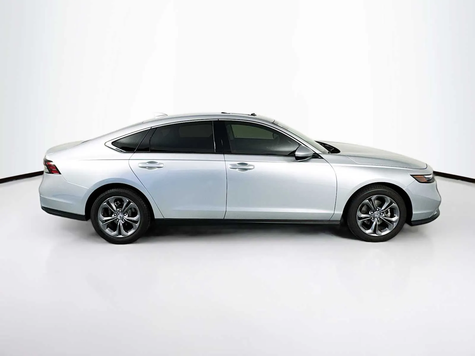 Honda Accord photo 8