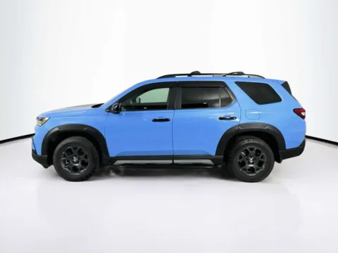 More photos of 2023 Honda Pilot TrailSport at Unicars Honda, CA