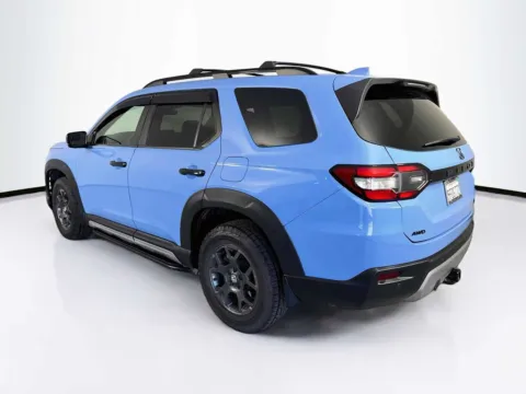 More photos of 2023 Honda Pilot TrailSport at Unicars Honda, CA