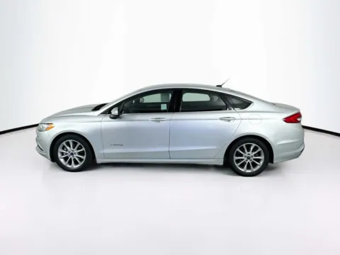 More photos of 2017 Ford Fusion Hybrid Hybrid SE at Unicars Honda, CA
