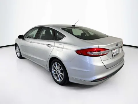 More photos of 2017 Ford Fusion Hybrid Hybrid SE at Unicars Honda, CA