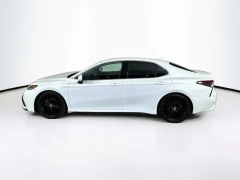 More photos of 2021 Toyota Camry Hybrid XSE at Unicars Honda, CA
