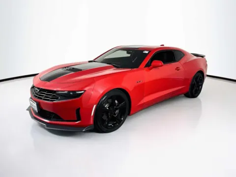 Another view of 2021 Chevrolet Camaro LT1 for sale in Indio, CA at Unicars Honda