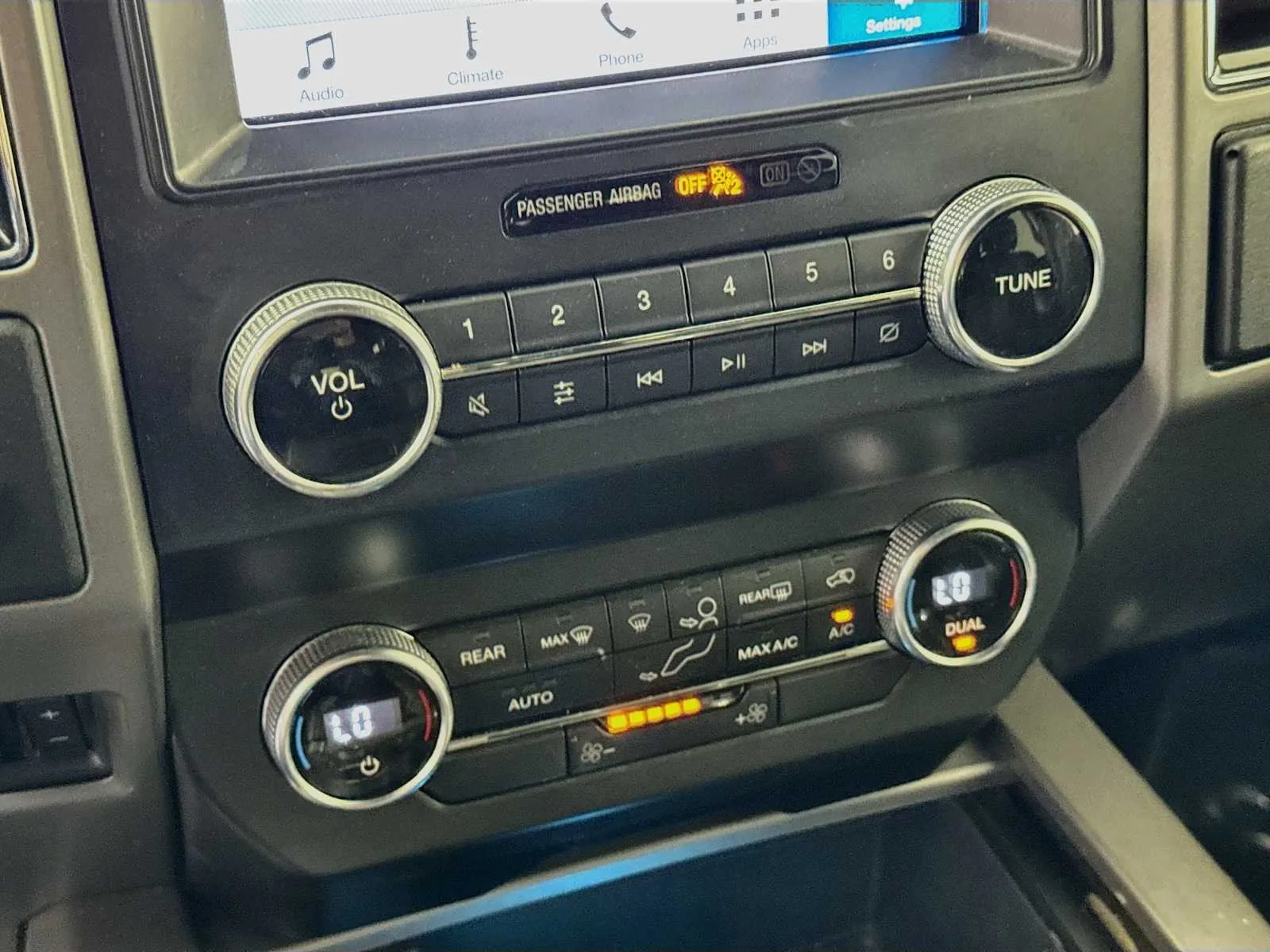 Ford Expedition photo 16