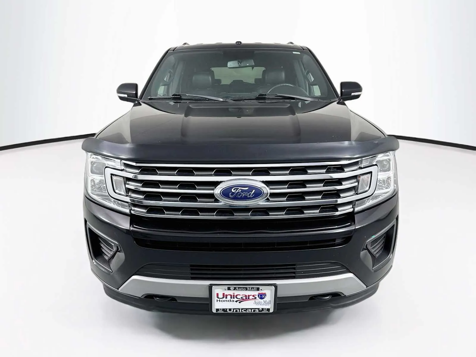 Ford Expedition photo 2