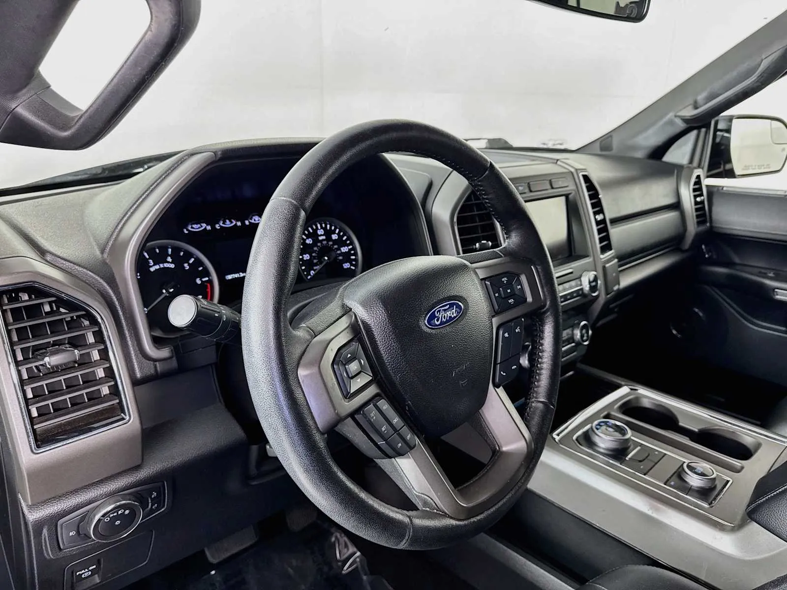 Ford Expedition photo 9