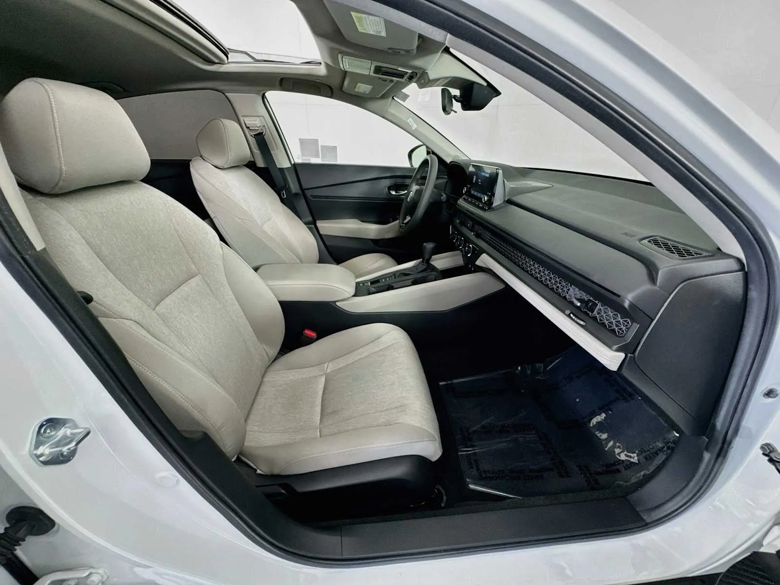 Honda Accord photo 30