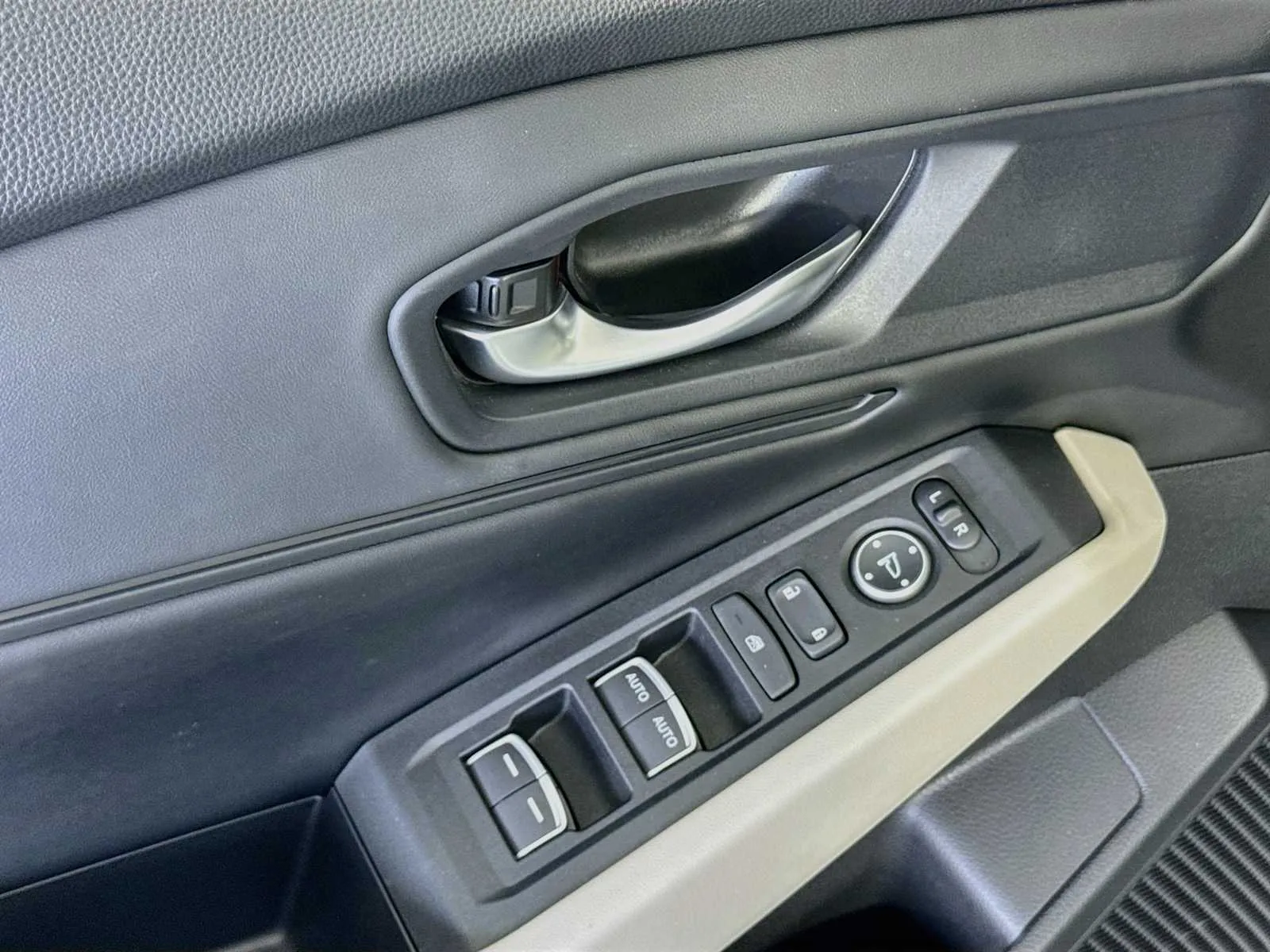 Honda Accord photo 18