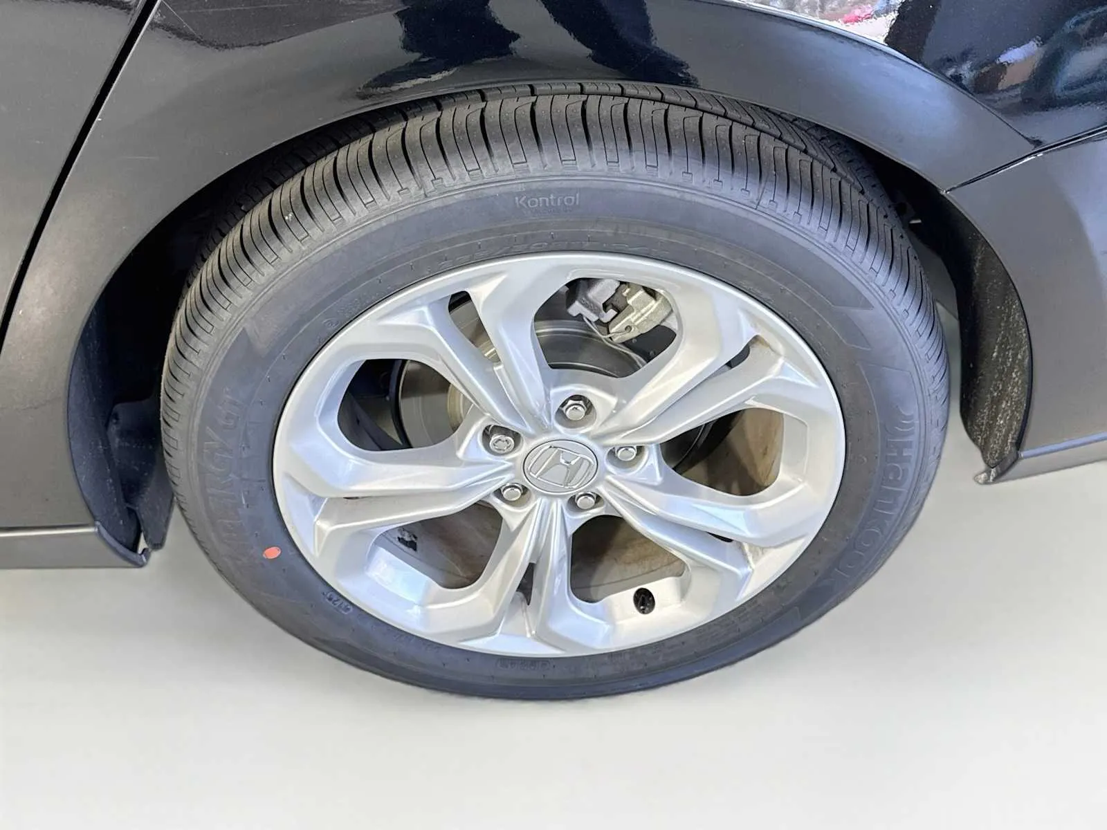 Honda Accord photo 29