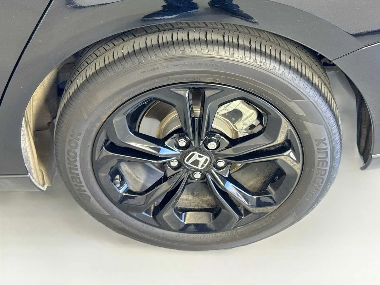 Honda Accord photo 11