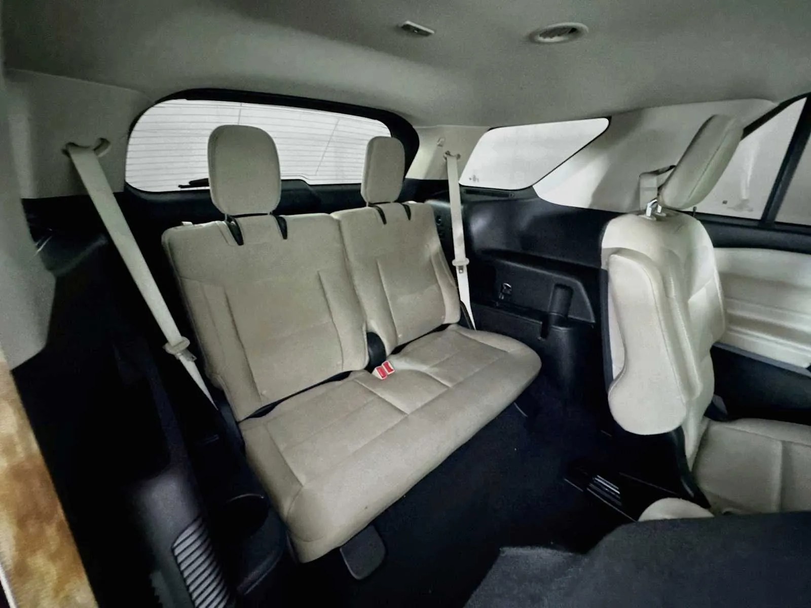 Ford Explorer photo 29