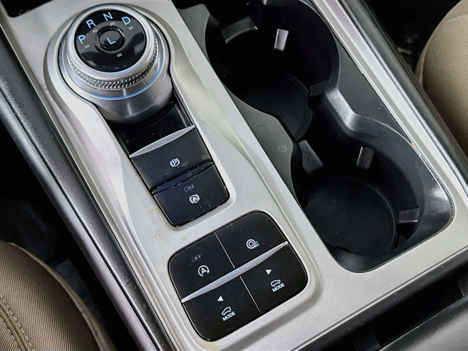 Ford Explorer photo 17