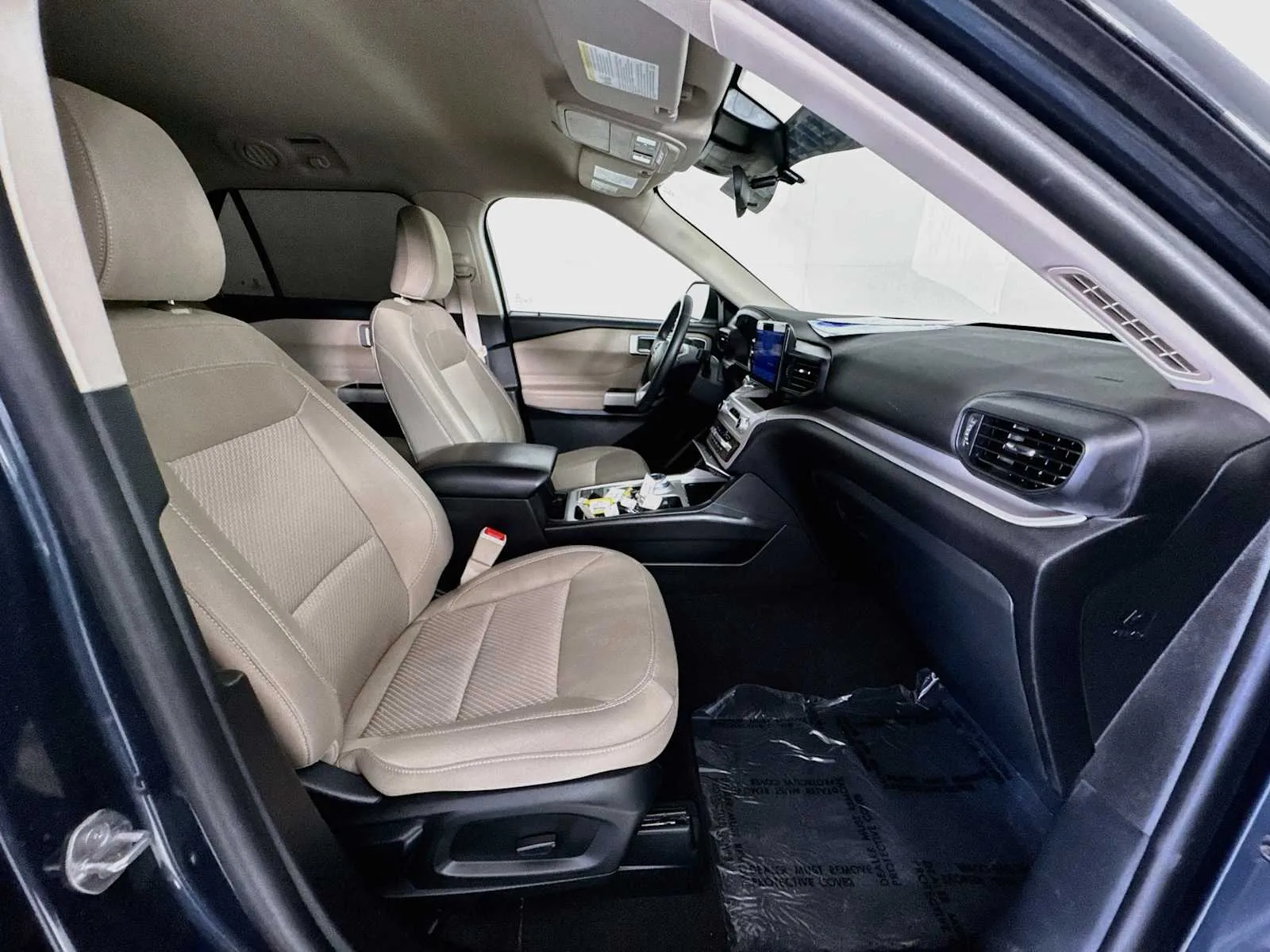 Ford Explorer photo 35