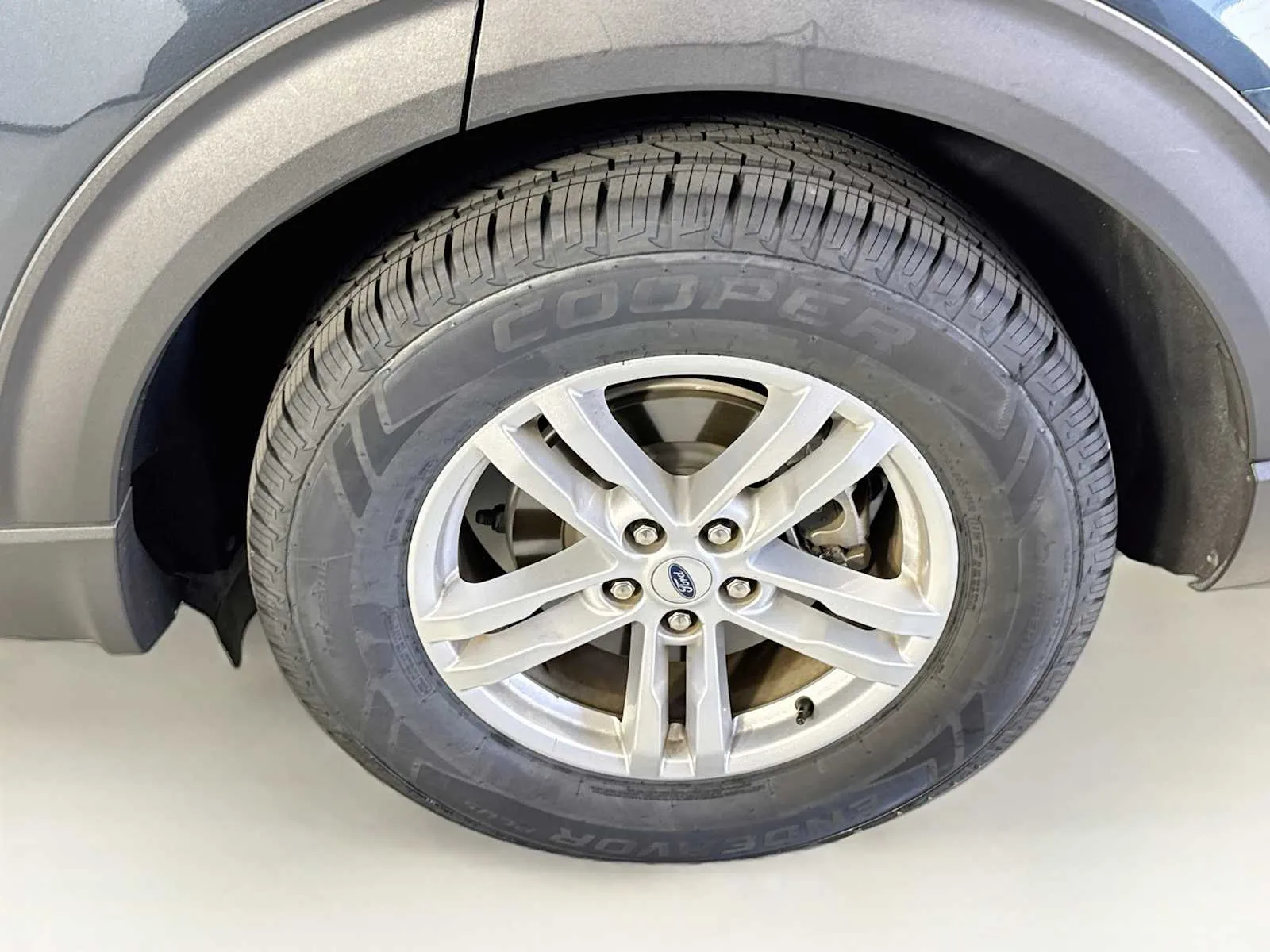 Ford Explorer photo 33