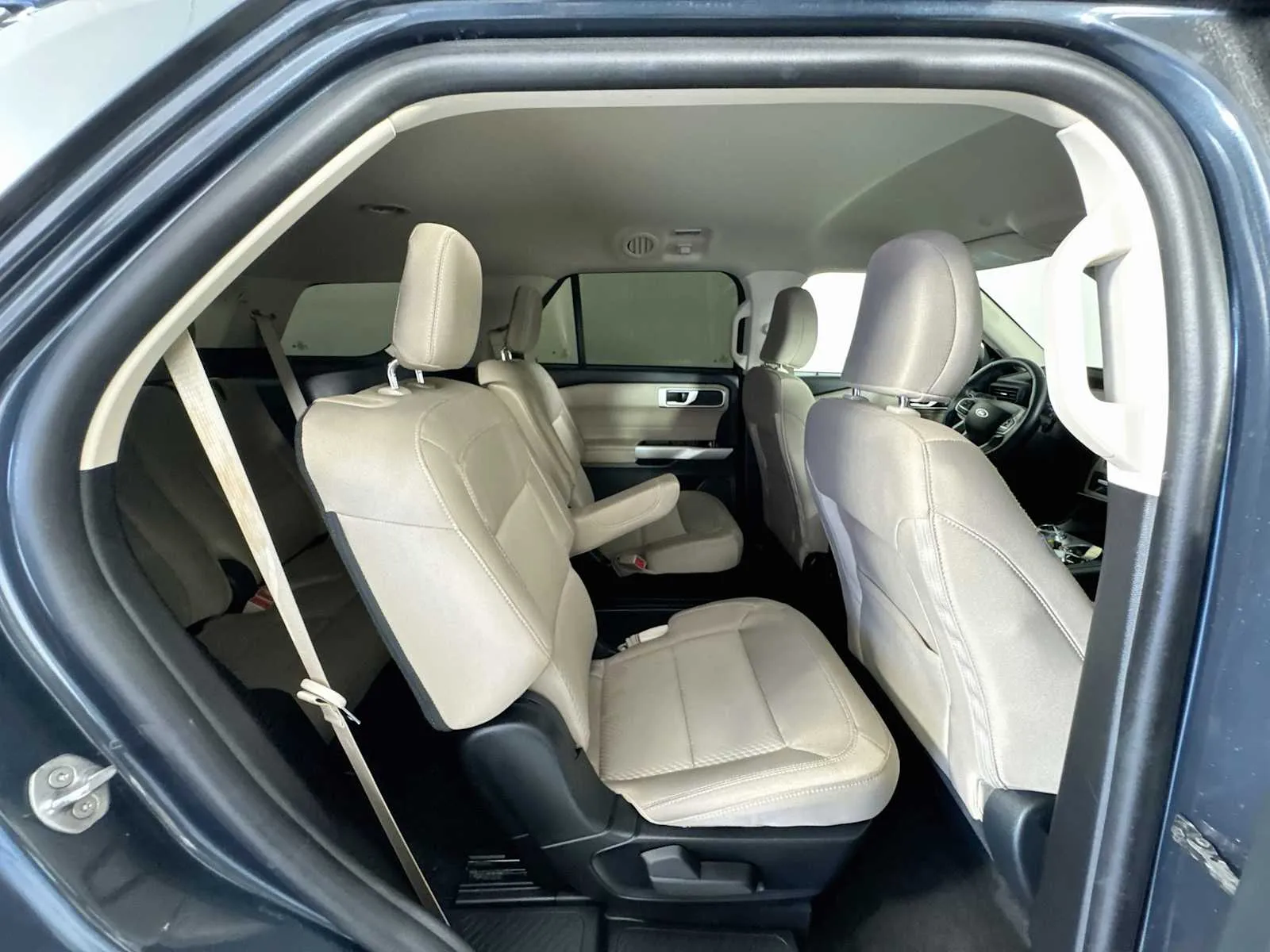 Ford Explorer photo 30
