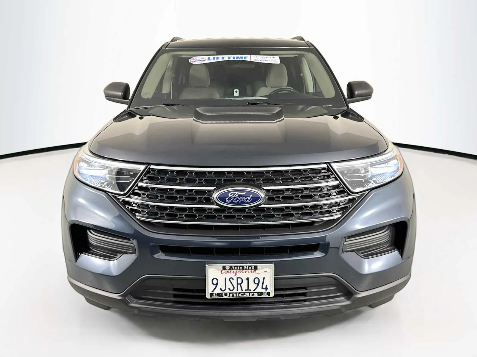 Ford Explorer photo 2