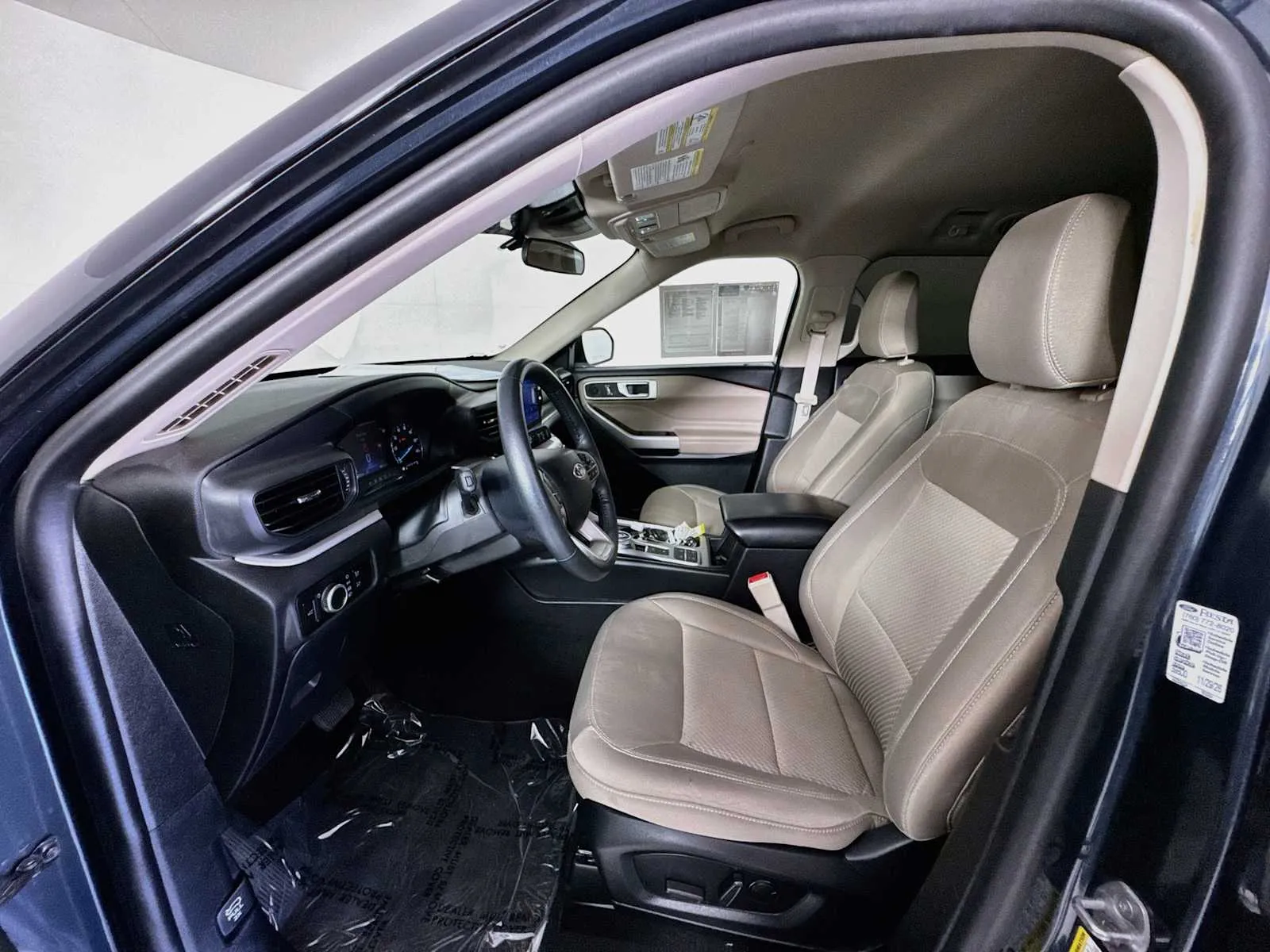 Ford Explorer photo 21