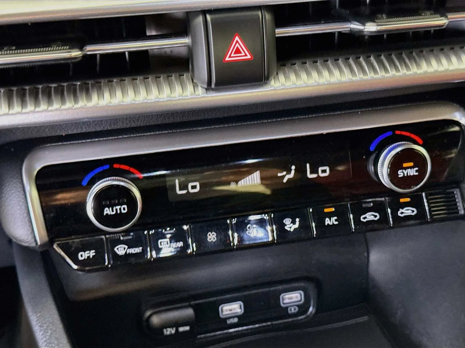 Kia K5 photo 16