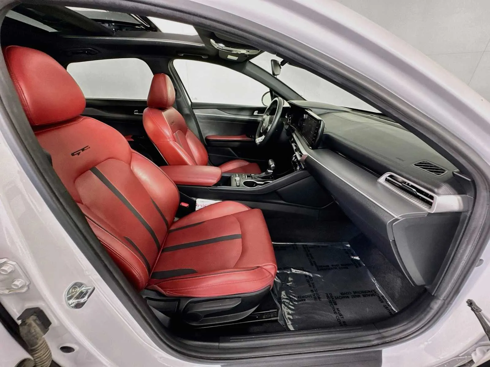 Kia K5 photo 30