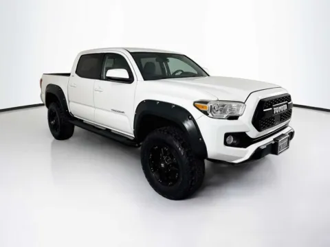 White 2019 Toyota Tacoma SR5 for sale in Indio, CA