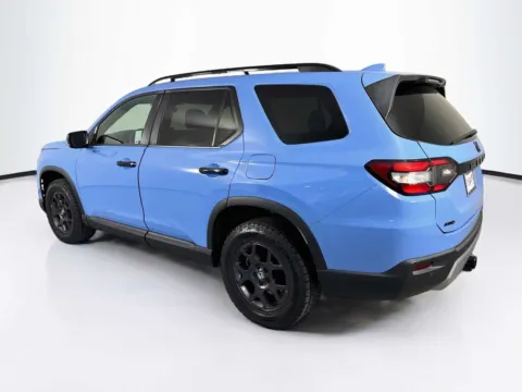 More photos of 2024 Honda Pilot TrailSport at Unicars Honda, CA
