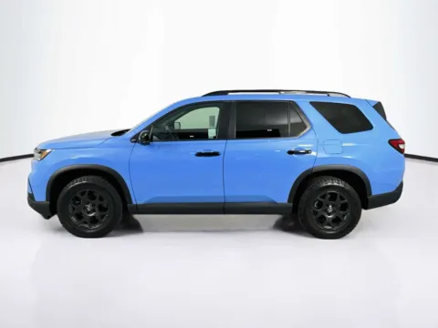 More photos of 2024 Honda Pilot TrailSport at Unicars Honda, CA