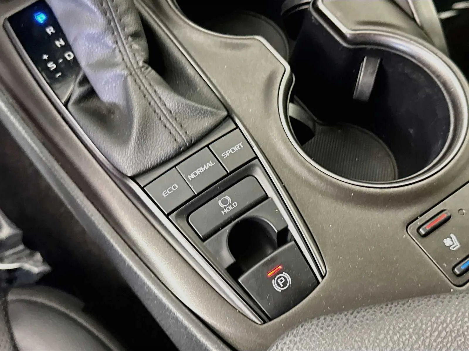 Toyota Camry photo 17