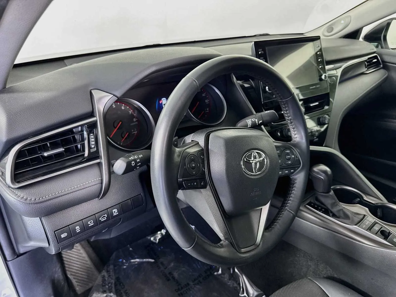 Toyota Camry photo 9
