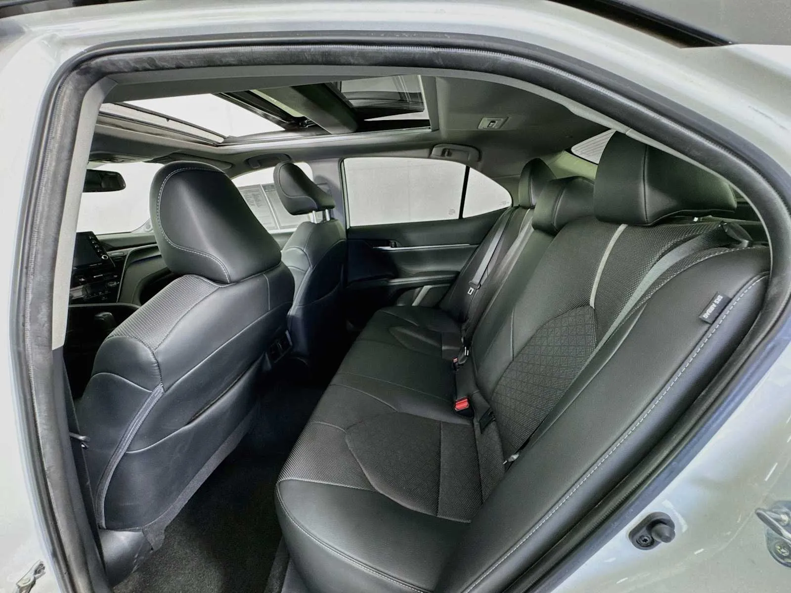 Toyota Camry photo 25