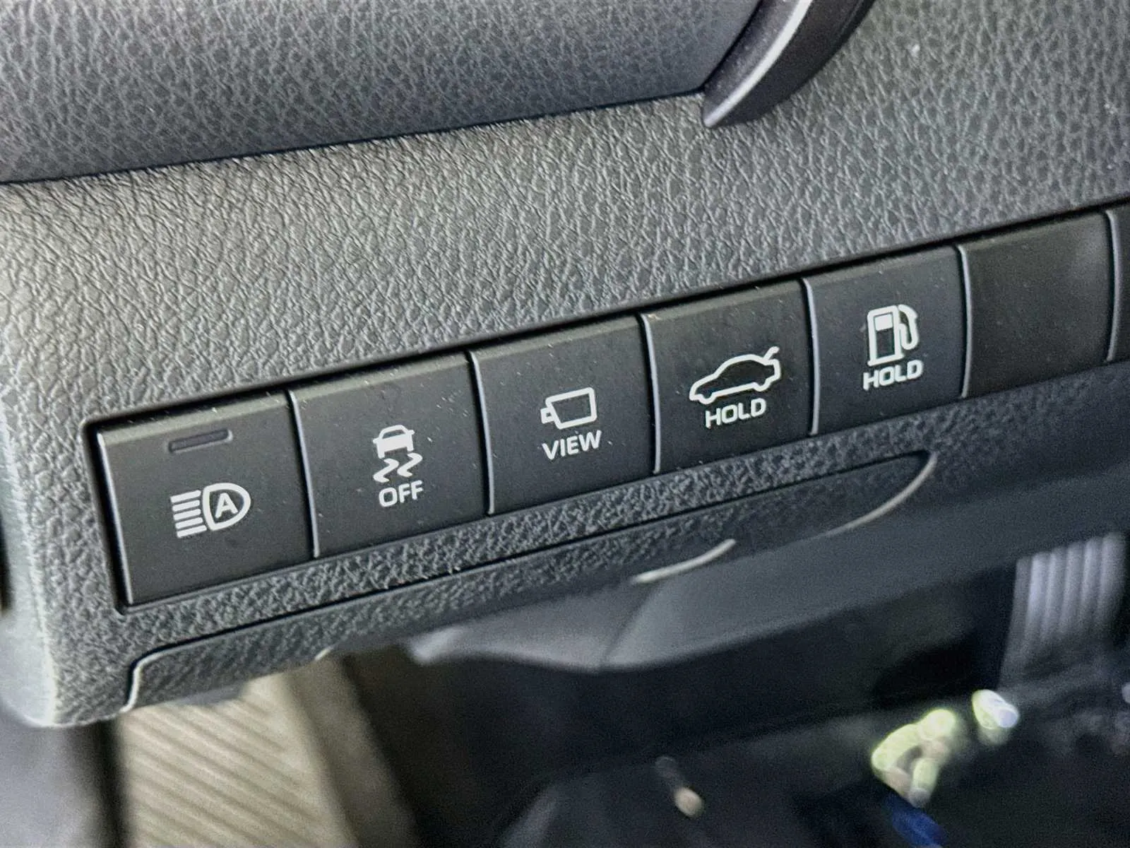 Toyota Camry photo 10
