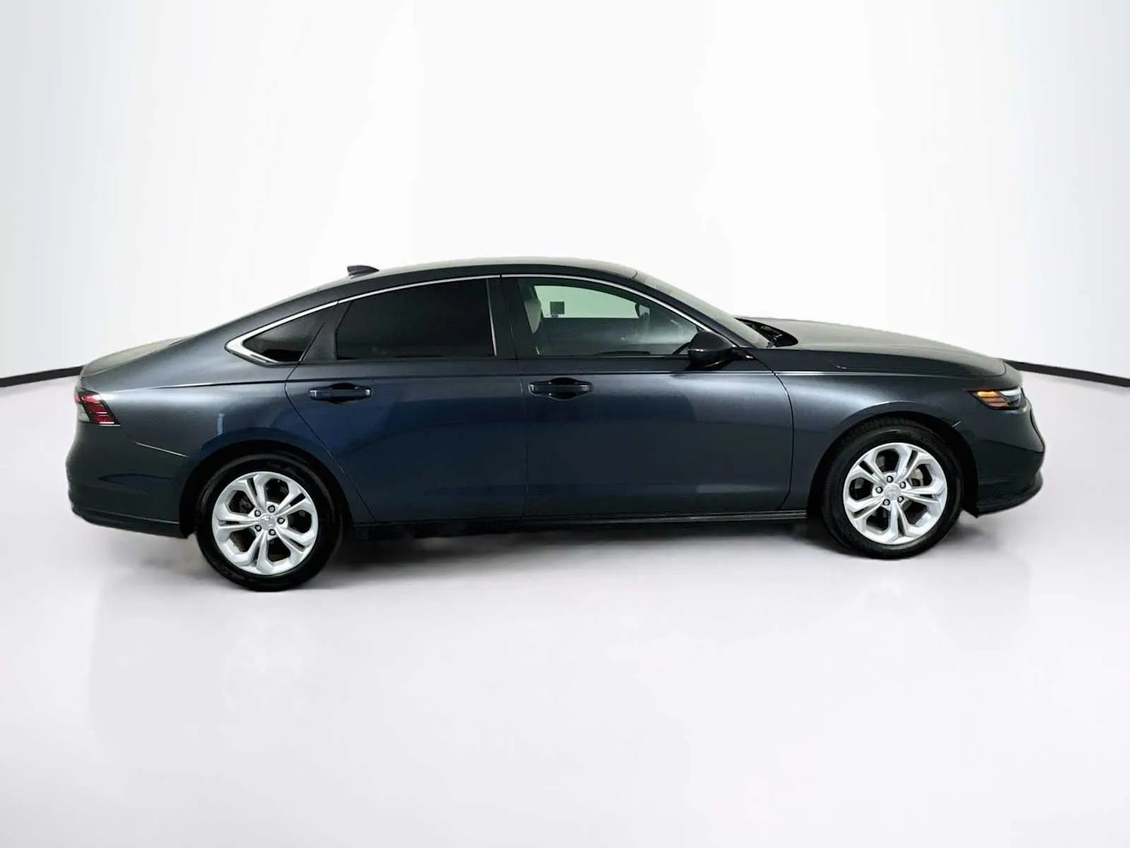 Honda Accord photo 8