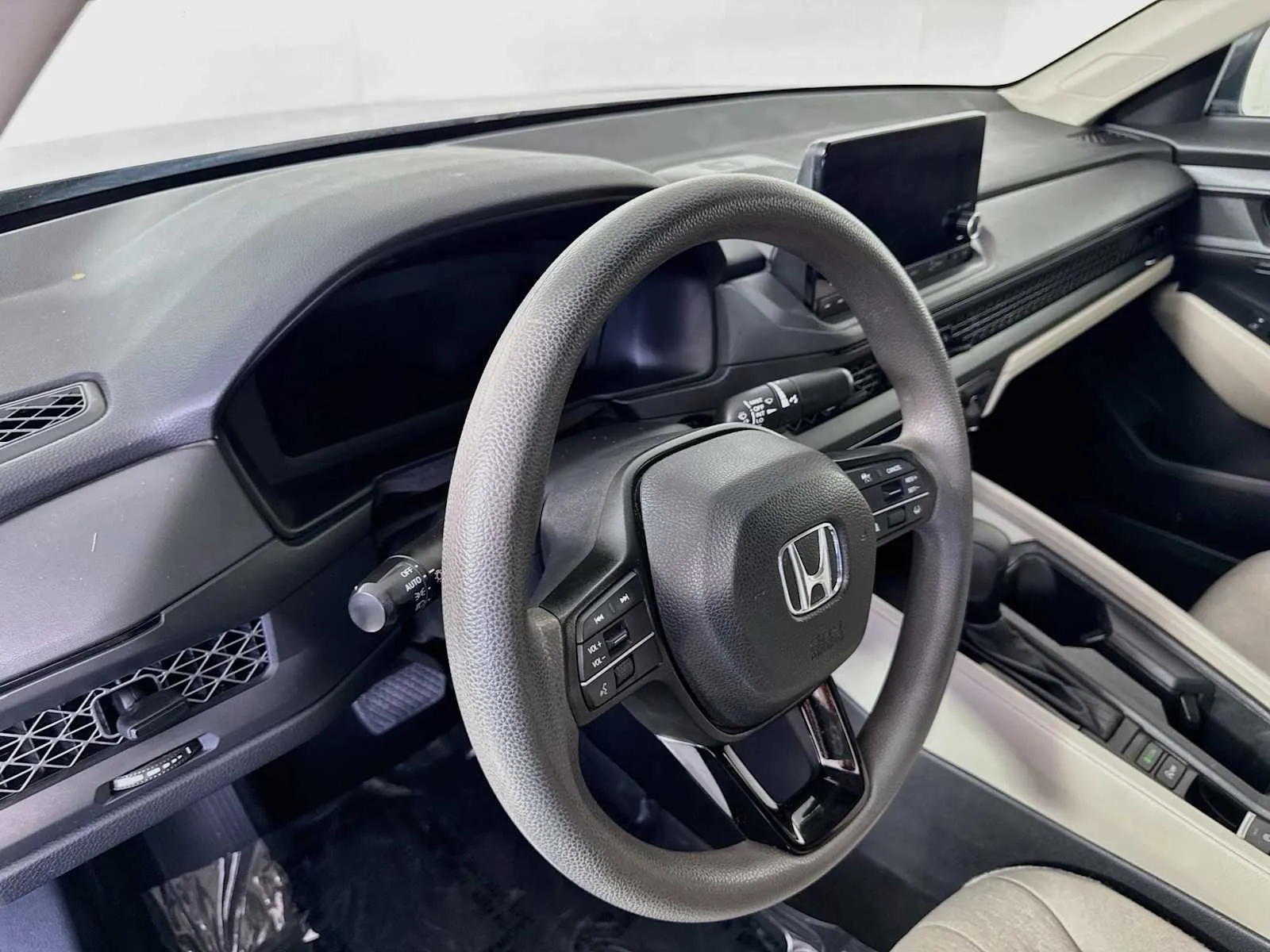 Honda Accord photo 9
