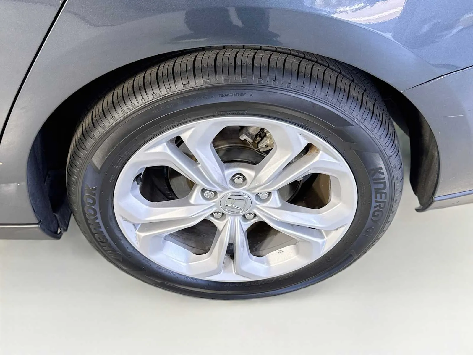 Honda Accord photo 30