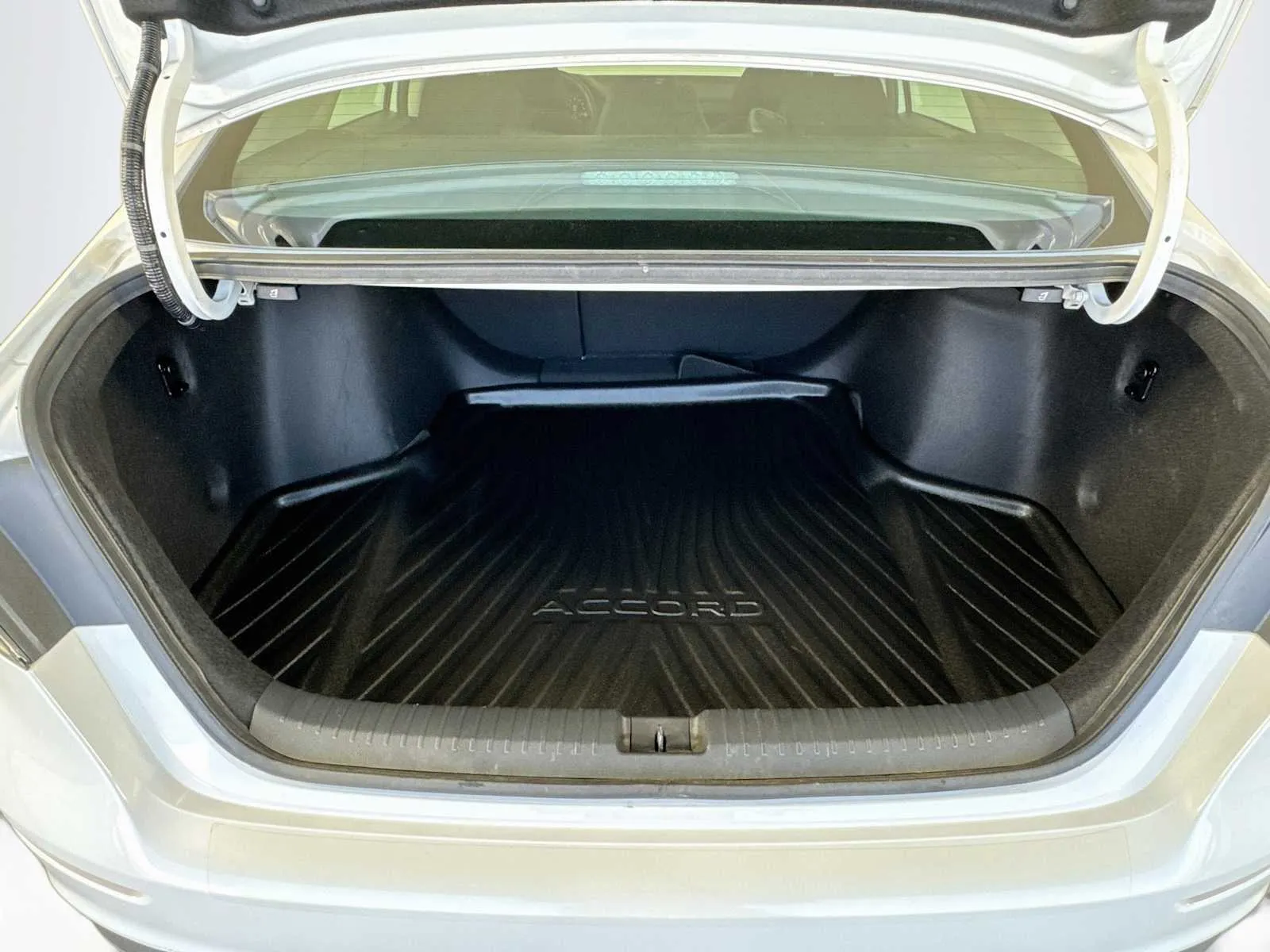 Honda Accord photo 25