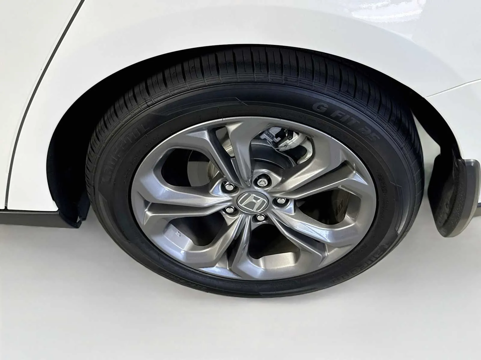 Honda Accord photo 30