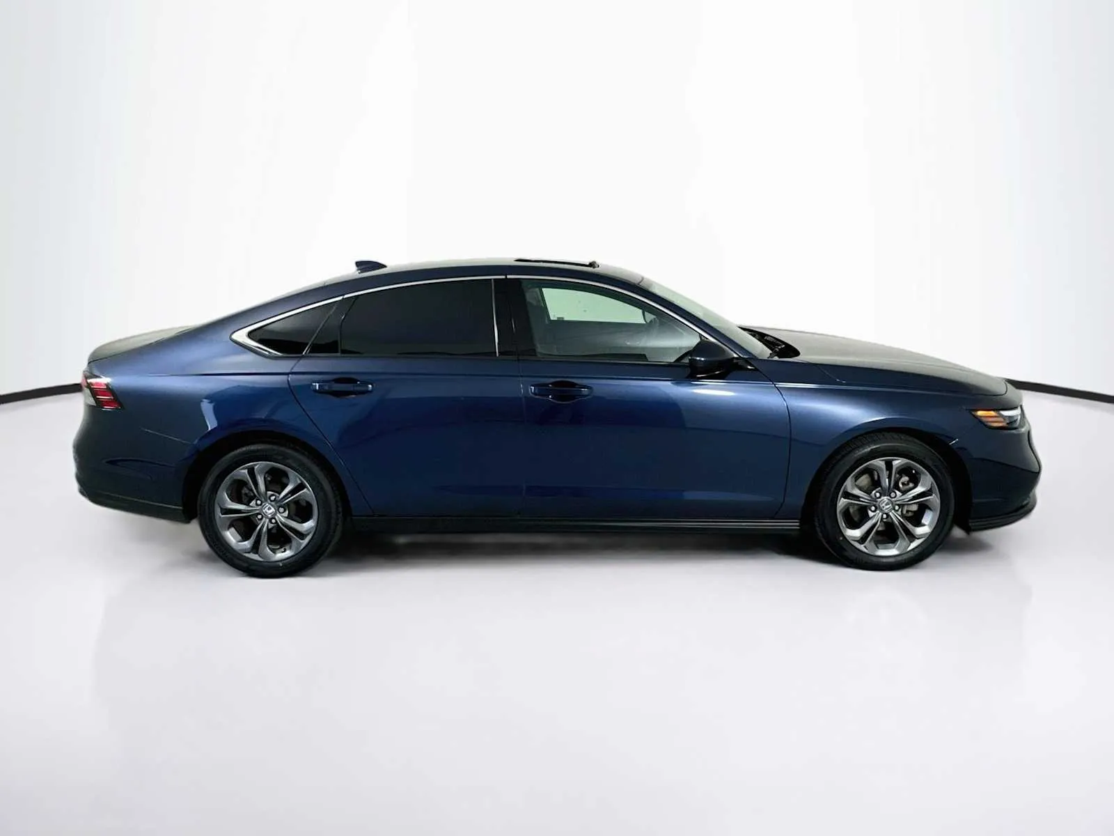 Honda Accord photo 8