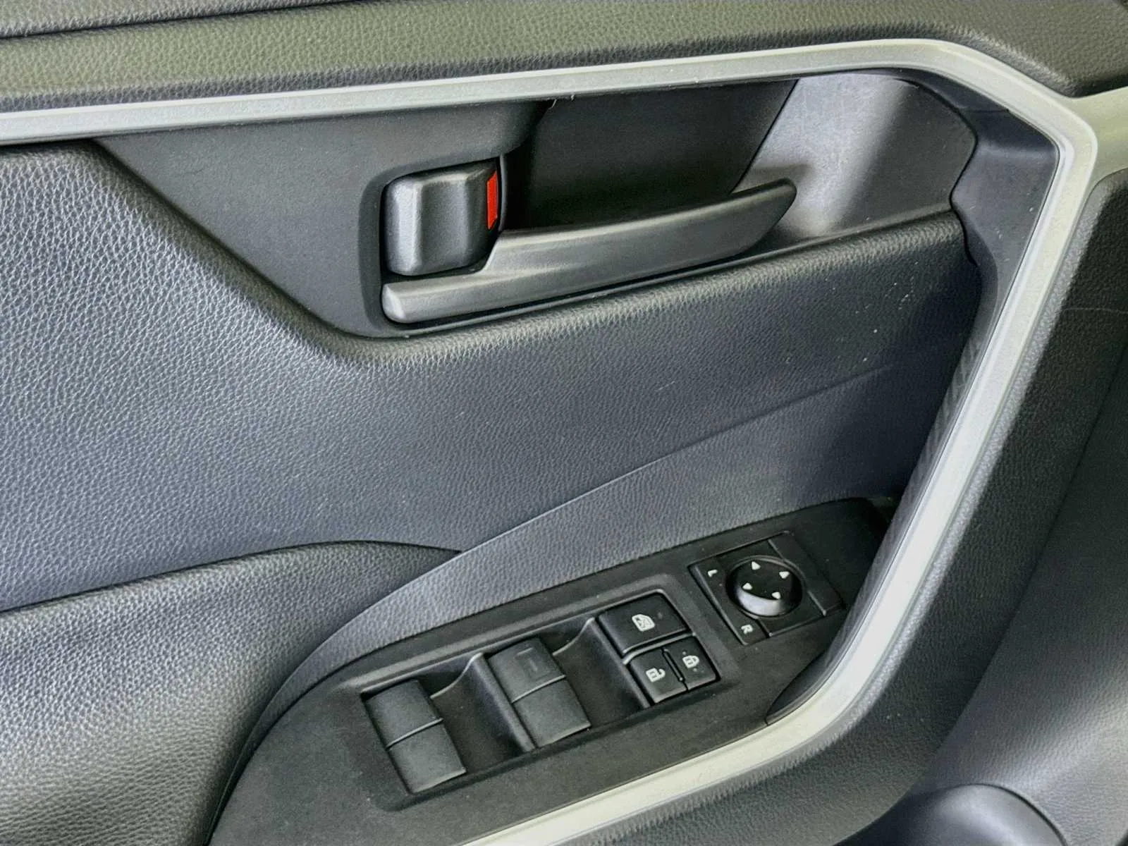 Toyota RAV4 photo 17