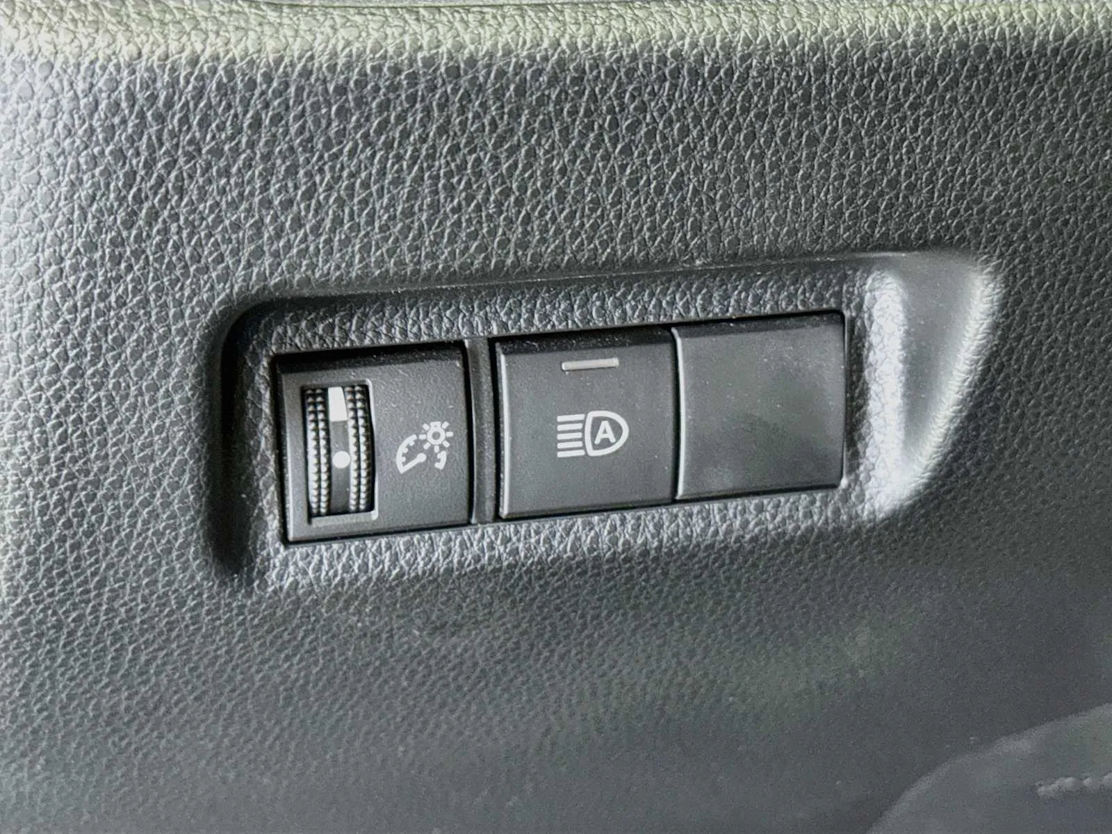 Toyota RAV4 photo 10