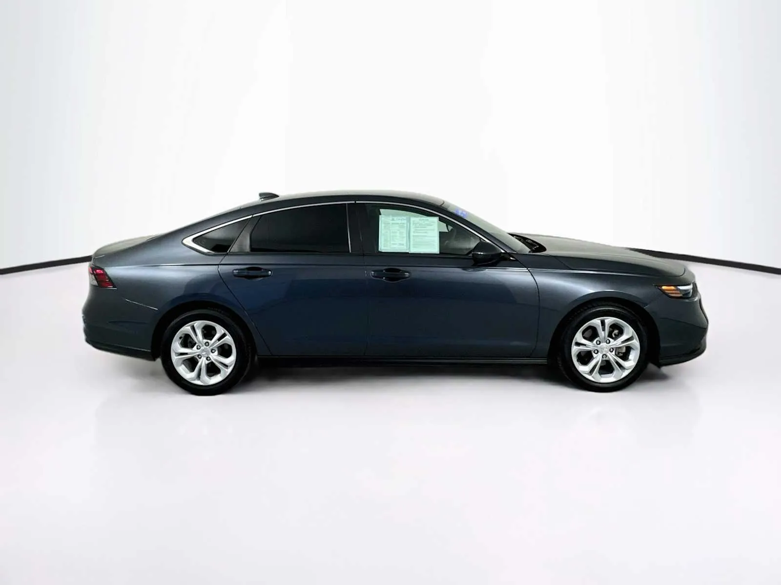 Honda Accord photo 8