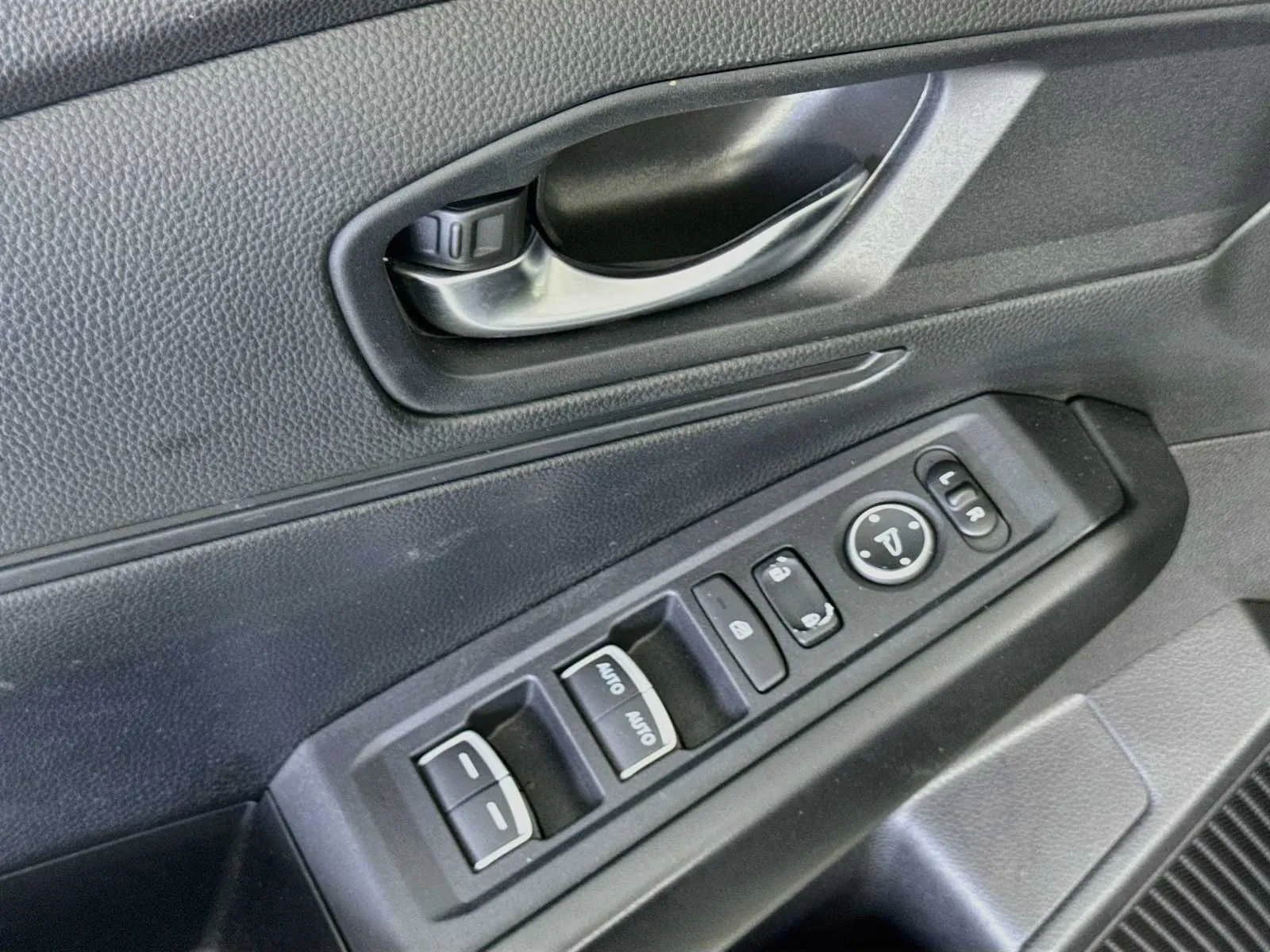 Honda Accord photo 17