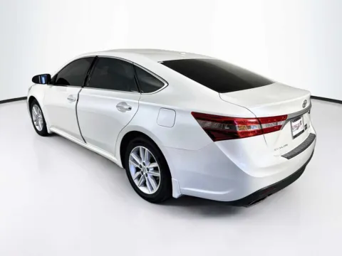 More photos of 2014 Toyota Avalon XLE at Unicars Honda, CA
