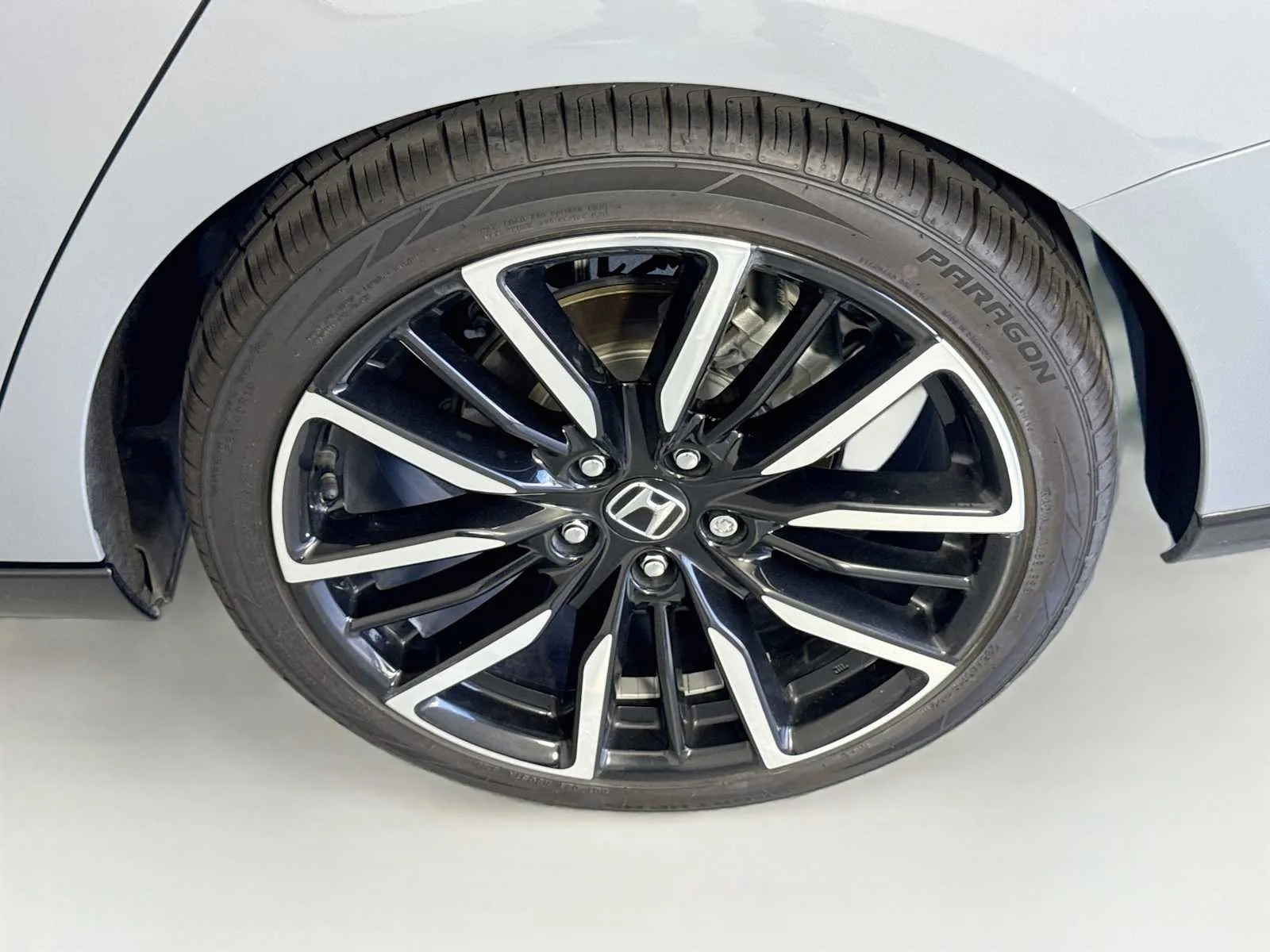 Honda Accord photo 25