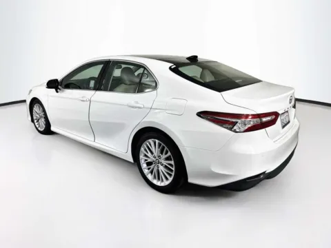 More photos of 2018 Toyota Camry XLE V6 at Unicars Honda, CA