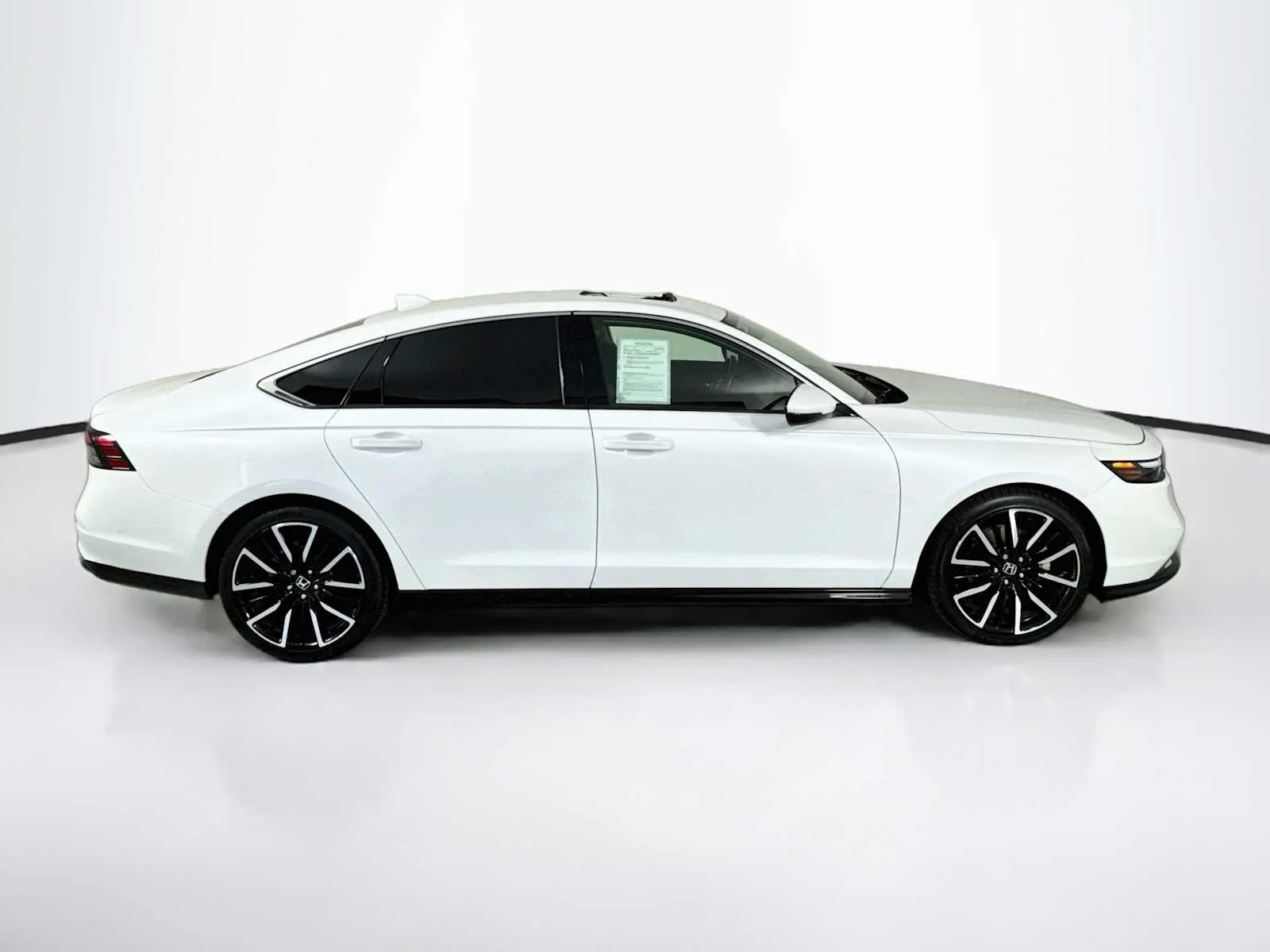 Honda Accord photo 8
